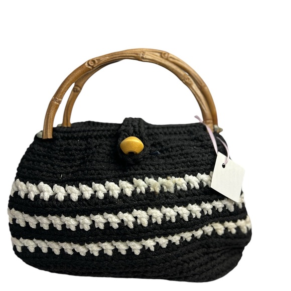 VINTAGE INSPIRED BLACK WHITE CROCHET HANDBAG, WOODEN BUTTON CLOSURE, 2 HANDLES - Picture 1 of 11